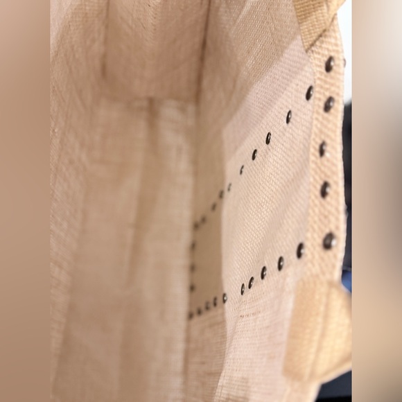 Authentic Louis Vuitton material on Beige Tote - Picture 4 of 4